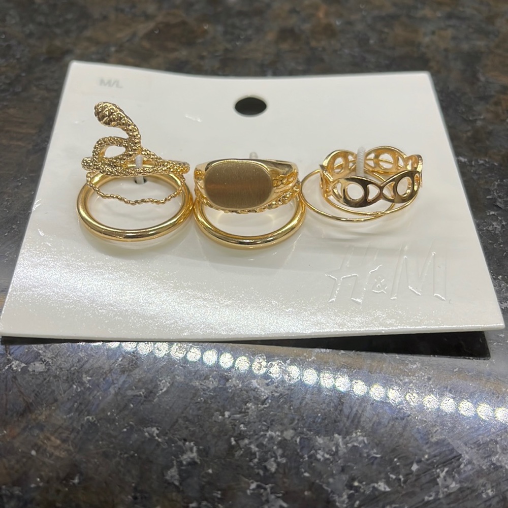 NEW! H&M ring set.